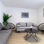 Fewomo, Mosel Maisonette, Mit Terrasse & Winzerflairallee, Fuer 6 Perfekt, Fuer 8 Geeignet Lejlighed *
