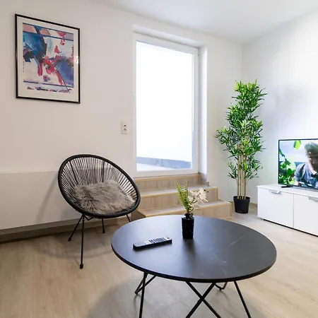 Apartment Fewomo, Mosel Maisonette, Mit Terrasse & Winzerflairallee, Fuer 6 Perfekt, Fuer 8 Geeignet