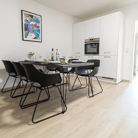 Fewomo, Mosel Maisonette, Mit Terrasse & Winzerflairallee, Fuer 6 Perfekt, Fuer 8 Geeignet Daire