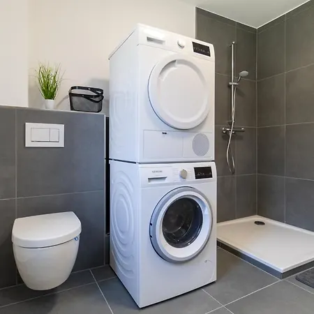 Fewomo, Mosel Maisonette, Mit Terrasse & Winzerflairallee, Fuer 6 Perfekt, Fuer 8 Geeignet Lejlighed *