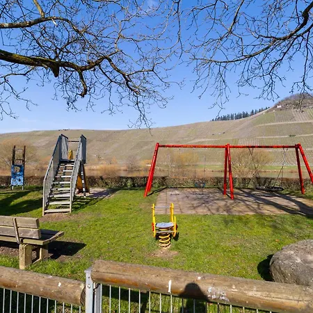 Fewomo, Mosel Maisonette, mit Terrasse&Winzerflairallee, für 6 Perfekt, für 8 geeignet