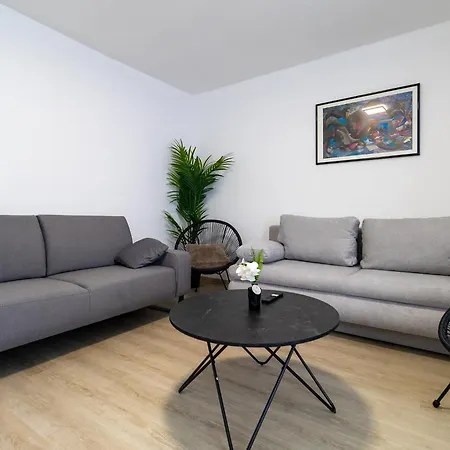 Fewomo, Mosel Maisonette, Mit Terrasse, 3 Schlafraeume ,bis Zu 8 Personen, Sauna