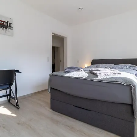 Appartement Fewomo, Mosel Maisonette, Mit Terrasse & Winzerflairallee, Fuer 6 Perfekt, Fuer 8 Geeignet *