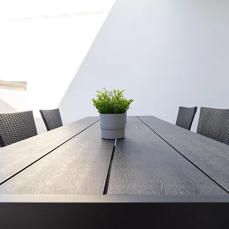 Fewomo, Mosel Maisonette, Mit Terrasse, 3 Schlafraeume ,bis Zu 8 Personen, Sauna * Brauneberg