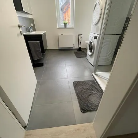 Lejlighed Fewomo, Mosel Maisonette, Mit Terrasse & Winzerflairallee, Fuer 6 Perfekt, Fuer 8 Geeignet *