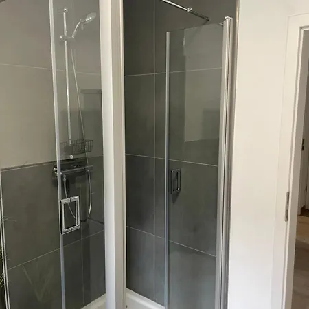 Lejlighed Fewomo, Mosel Maisonette, Mit Terrasse & Winzerflairallee, Fuer 6 Perfekt, Fuer 8 Geeignet Brauneberg