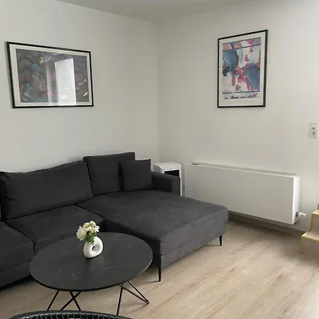 Fewomo, Mosel Maisonette, Mit Terrasse, 3 Schlafraeume ,bis Zu 8 Personen, Sauna Brauneberg