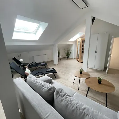 Fewomo, Mosel Maisonette, Mit Terrasse, 3 Schlafraeume ,bis Zu 8 Personen, Sauna * Brauneberg
