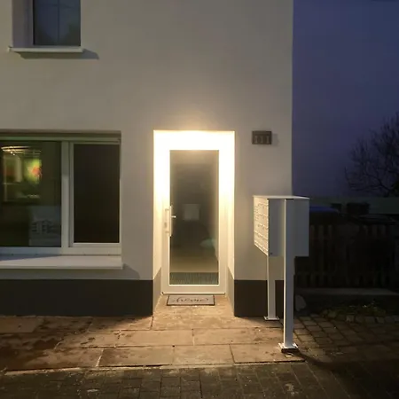Διαμέρισμα Fewomo, Mosel Maisonette, Mit Terrasse, 3 Schlafraeume ,bis Zu 8 Personen, Sauna *