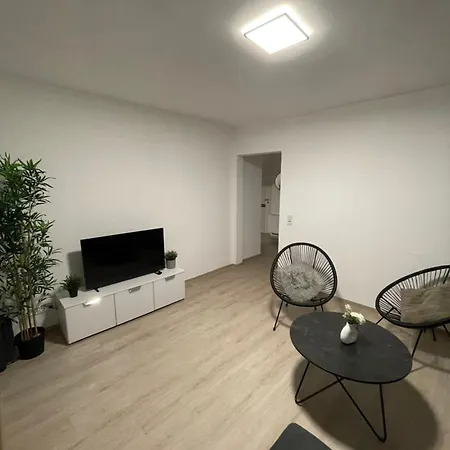 Fewomo, Mosel Maisonette, Mit Terrasse, 3 Schlafraeume ,bis Zu 8 Personen, Sauna * Brauneberg
