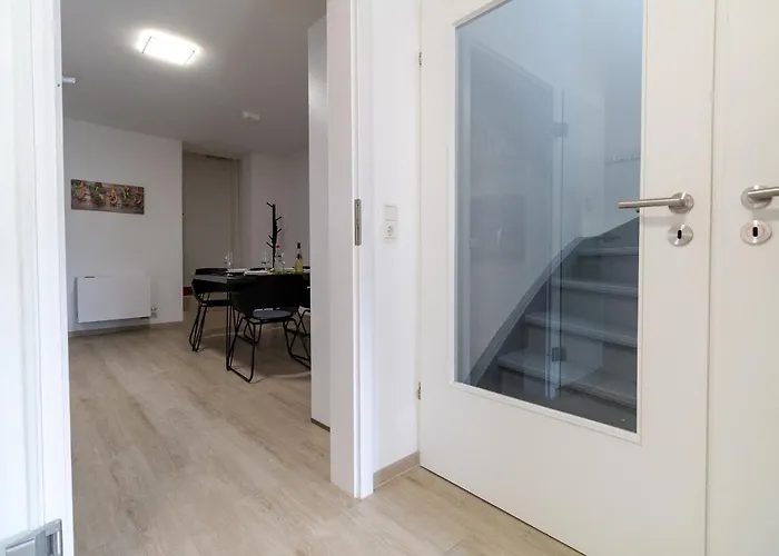 Daire Fewomo, Mosel Maisonette, Mit Terrasse & Winzerflairallee, Fuer 6 Perfekt, Fuer 8 Geeignet *