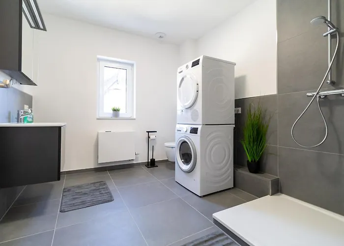 Fewomo, Mosel Maisonette, Mit Terrasse & Winzerflairallee, Fuer 6 Perfekt, Fuer 8 Geeignet * Brauneberg