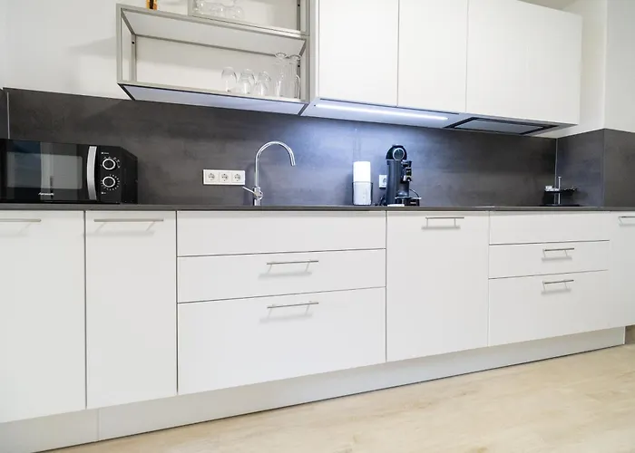 Fewomo, Mosel Maisonette, Mit Terrasse & Winzerflairallee, Fuer 6 Perfekt, Fuer 8 Geeignet 브라운버그