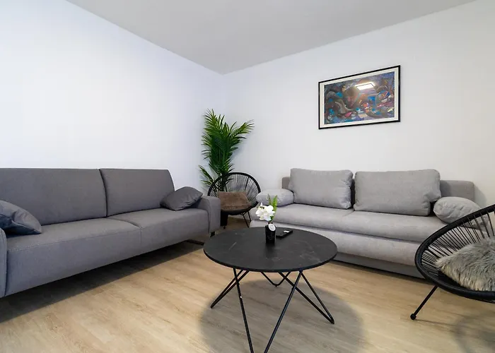 Fewomo, Mosel Maisonette, Mit Terrasse & Winzerflairallee, Fuer 6 Perfekt, Fuer 8 Geeignet