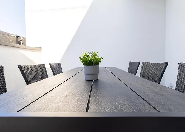 Fewomo, Mosel Maisonette, Mit Terrasse & Winzerflairallee, Fuer 6 Perfekt, Fuer 8 Geeignet * Brauneberg