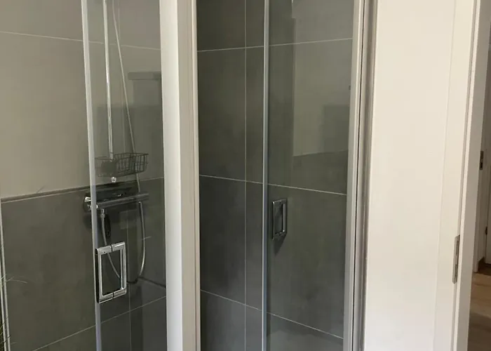 아파트 Fewomo, Mosel Maisonette, Mit Terrasse & Winzerflairallee, Fuer 6 Perfekt, Fuer 8 Geeignet 브라운버그